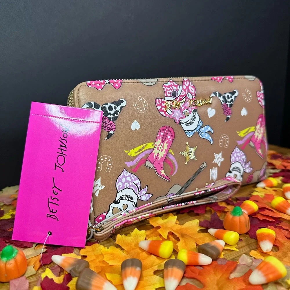 Betsey Johnson Tan Wristlet with Haunted Cowgirl design - Picture 4 of 6